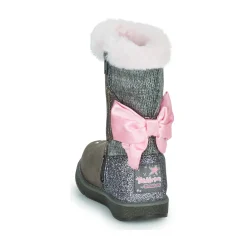 GLITZY GLAM