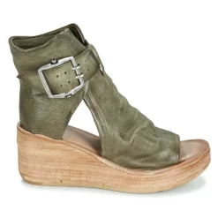 NOA BUCKLE