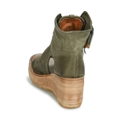NOA BUCKLE