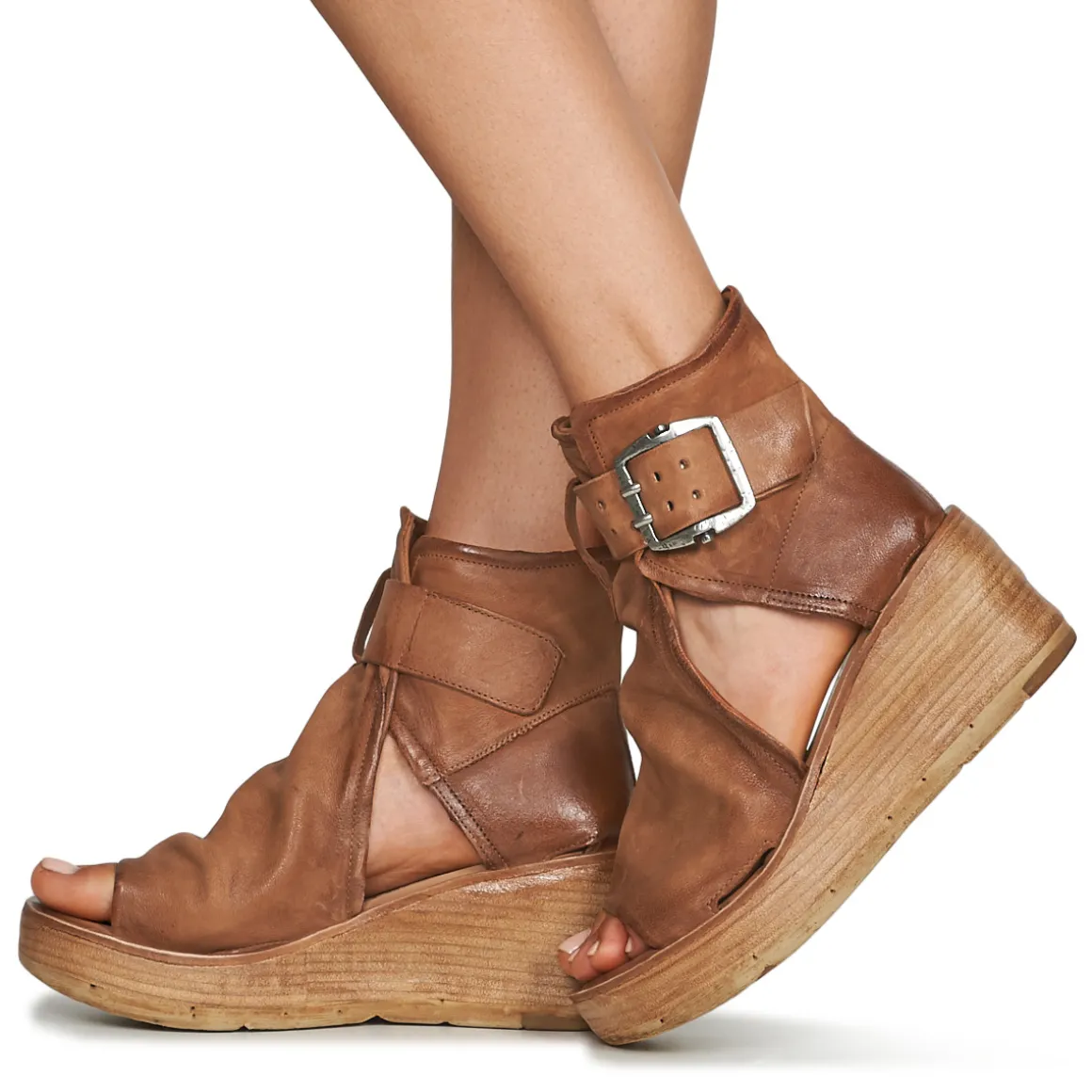 NOA BUCKLE