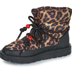SNOW BOOTS