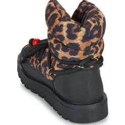 SNOW BOOTS