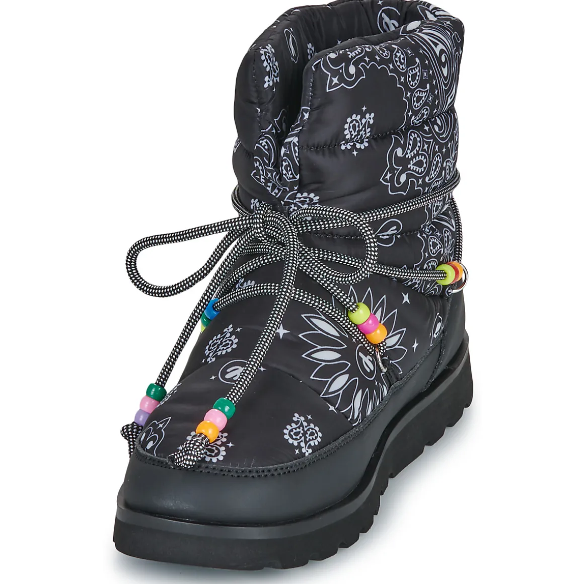 SNOW BOOTS