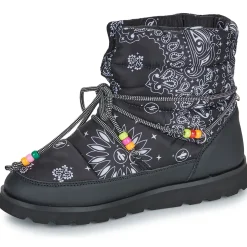 SNOW BOOTS