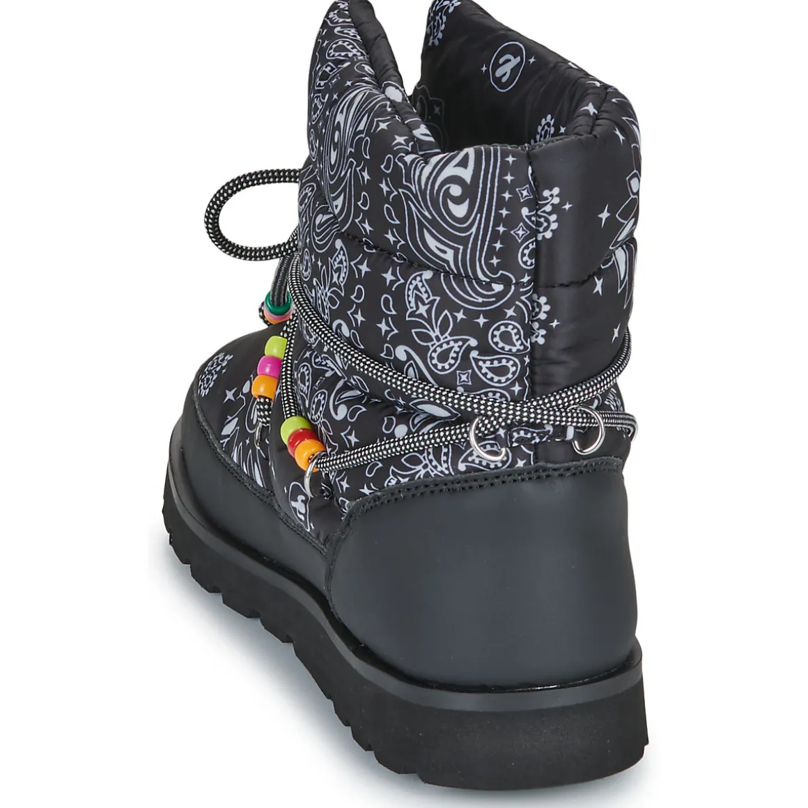 SNOW BOOTS