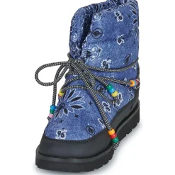 SNOW BOOTS
